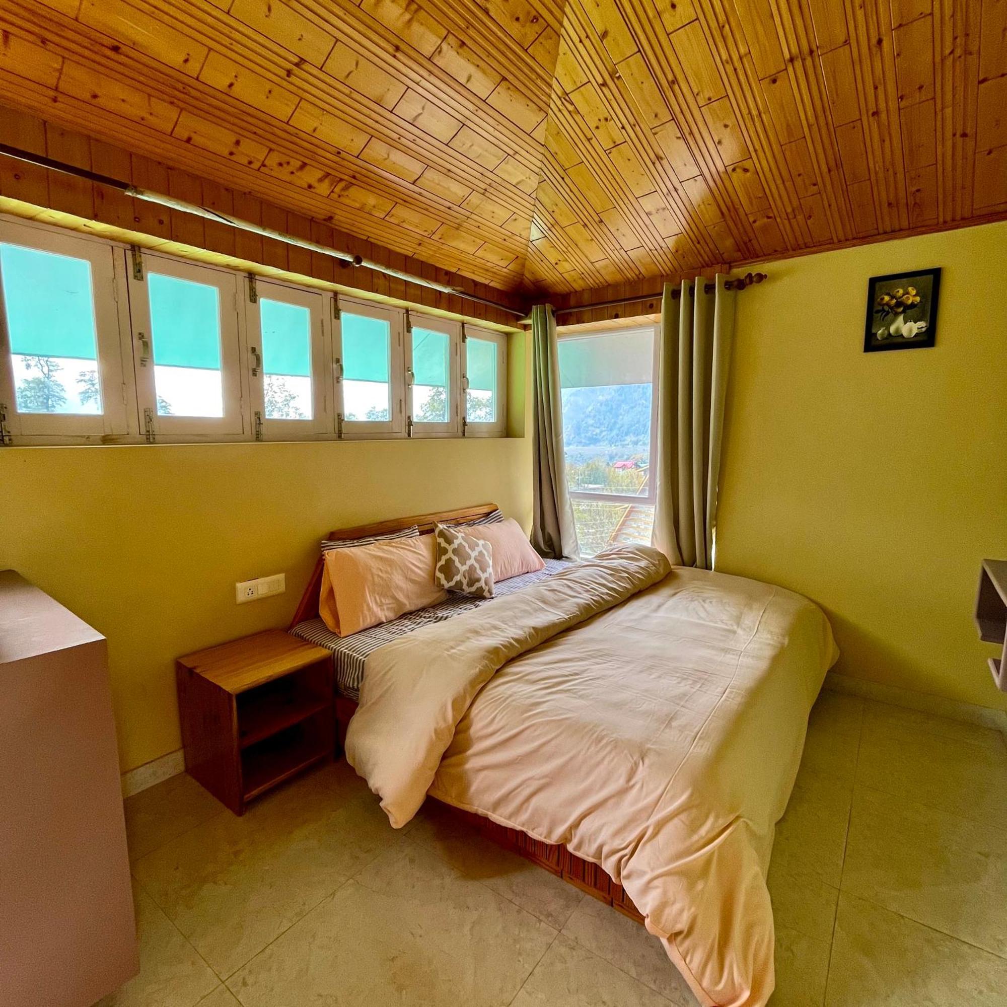Fluestern Hostel And Cafe Nagar  Ngoại thất bức ảnh