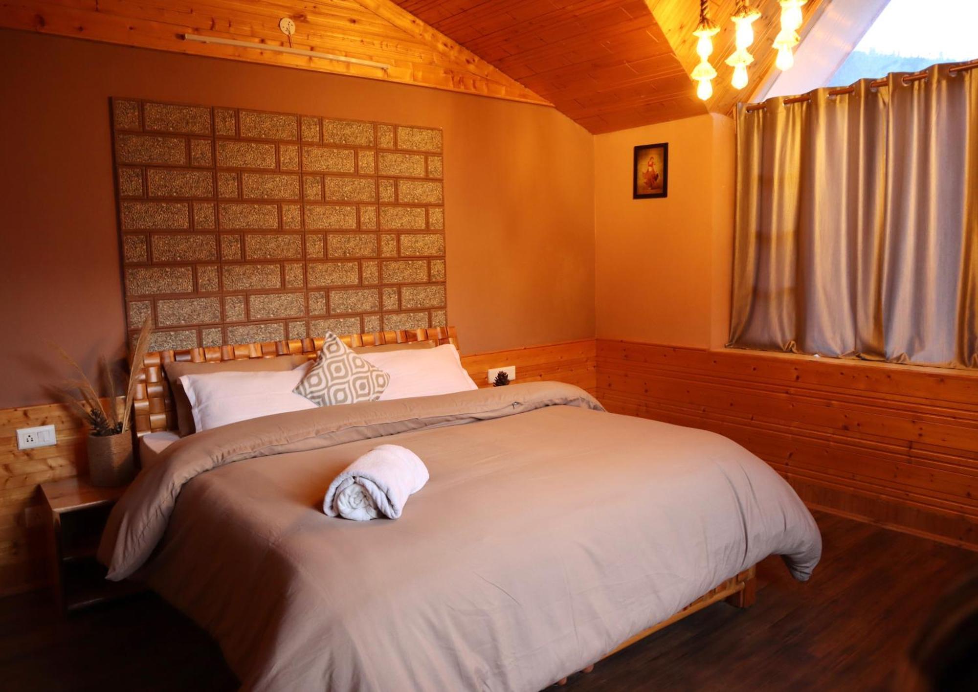 Fluestern Hostel And Cafe Nagar  Ngoại thất bức ảnh