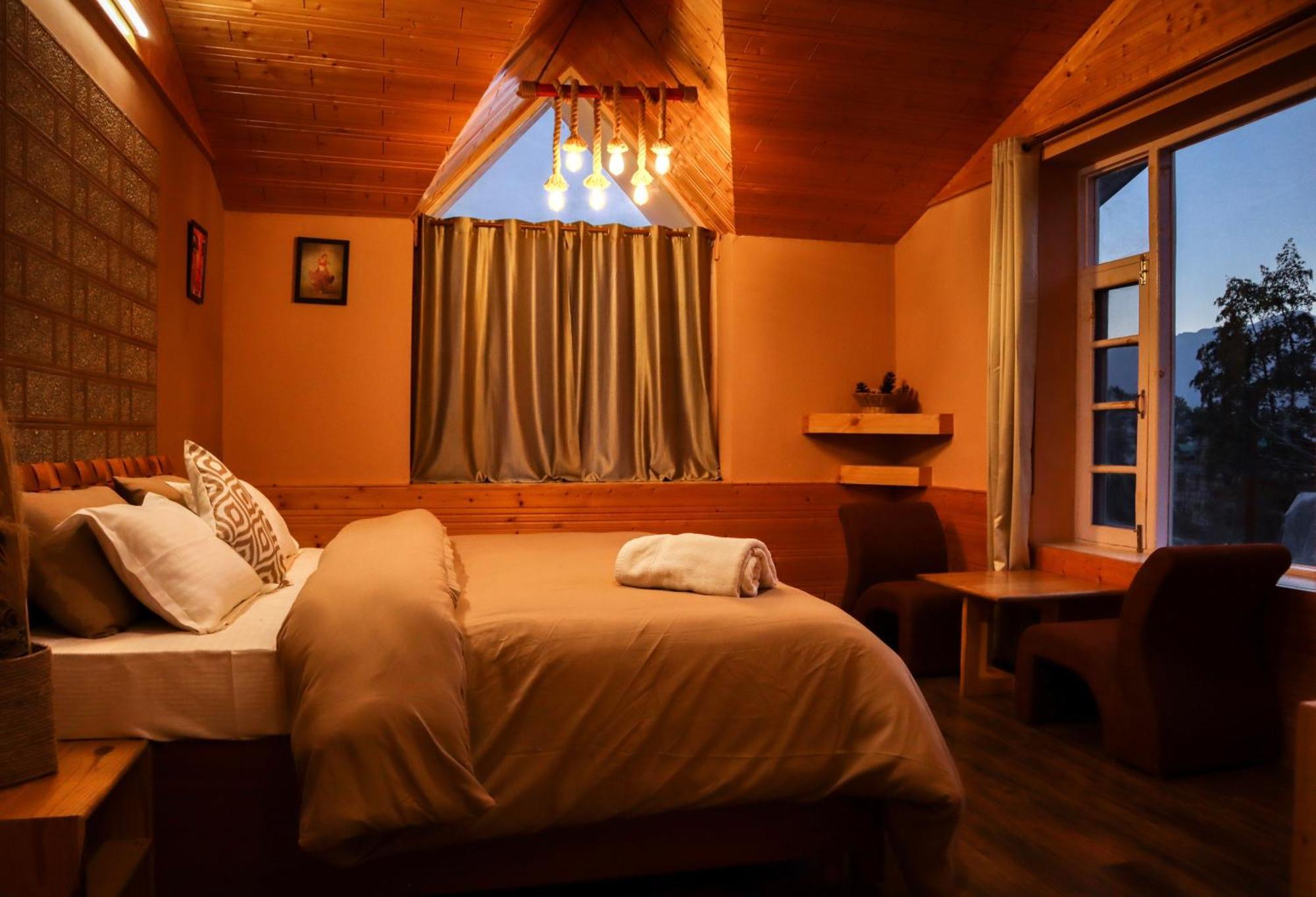 Fluestern Hostel And Cafe Nagar  Ngoại thất bức ảnh