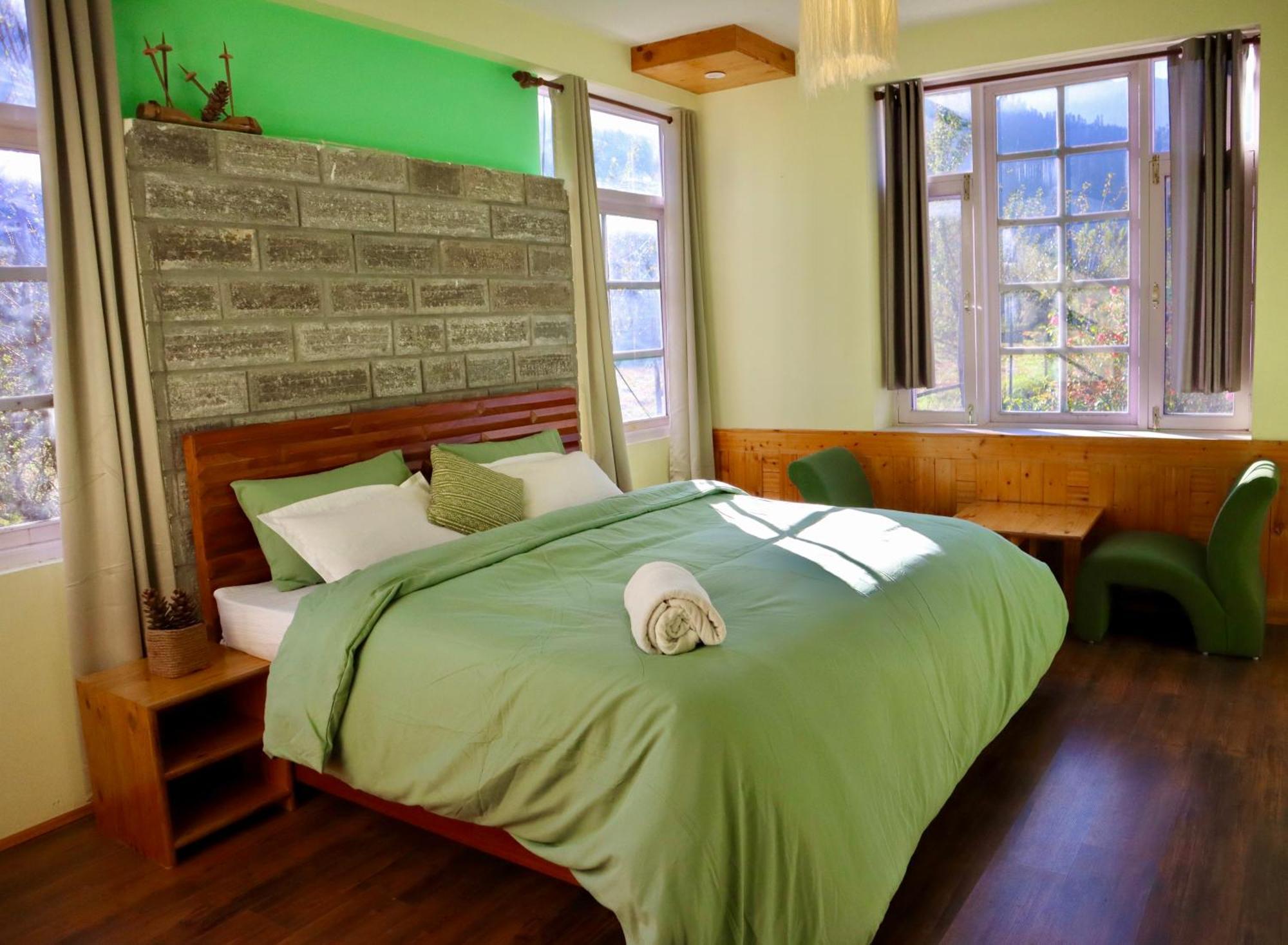 Fluestern Hostel And Cafe Nagar  Ngoại thất bức ảnh