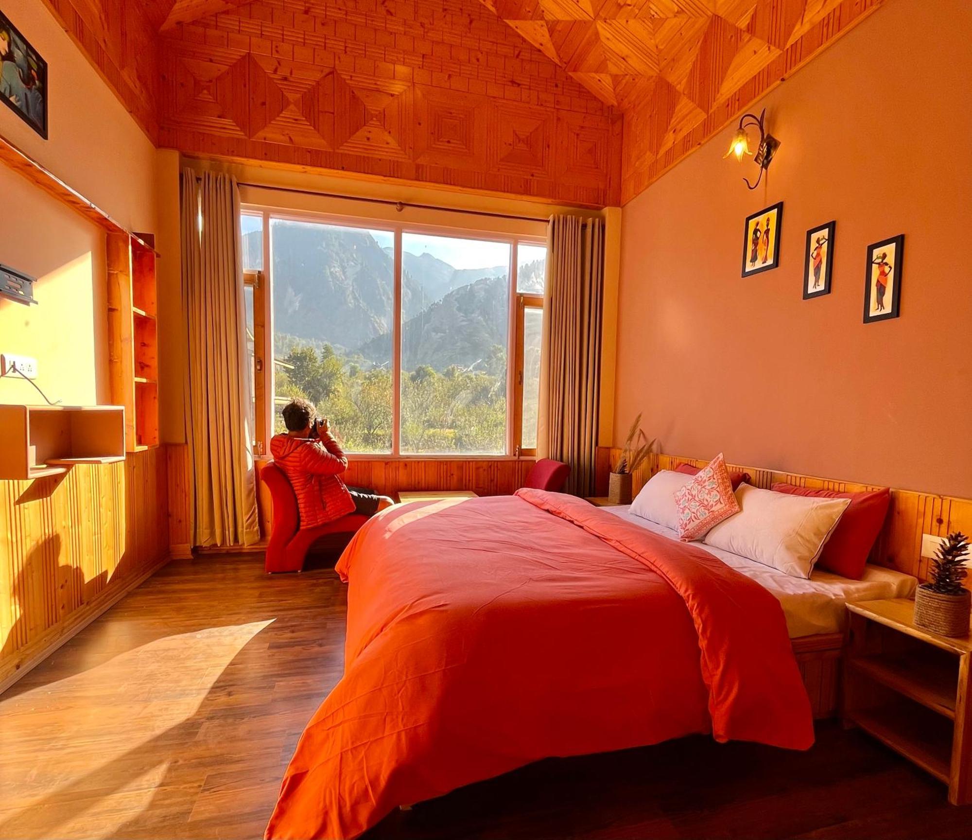 Fluestern Hostel And Cafe Nagar  Ngoại thất bức ảnh