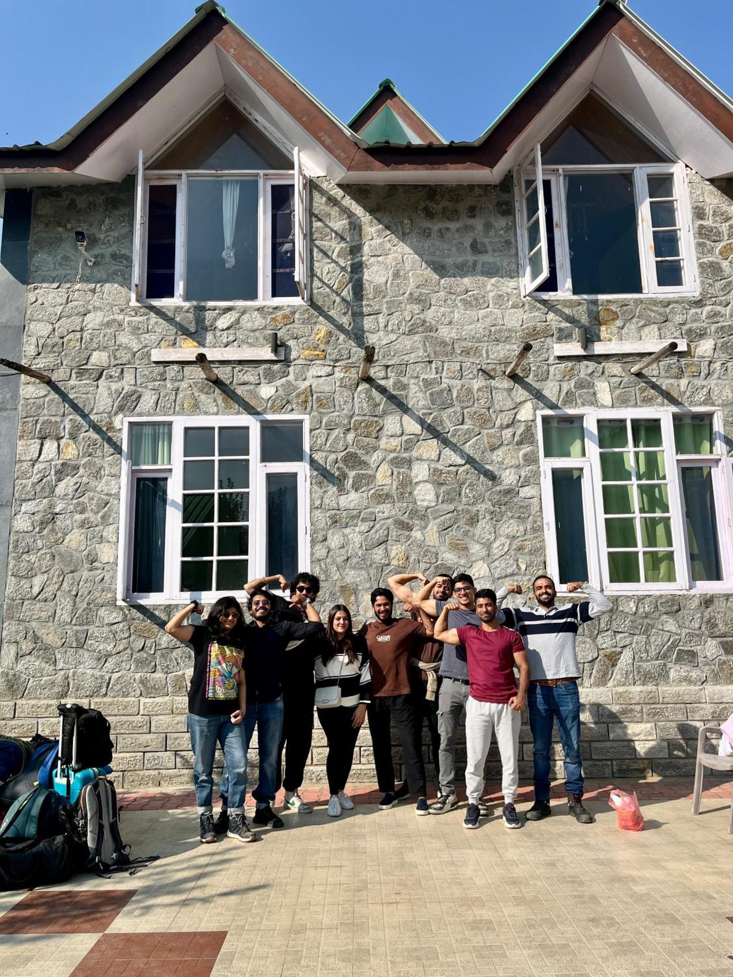 Fluestern Hostel And Cafe Nagar  Ngoại thất bức ảnh